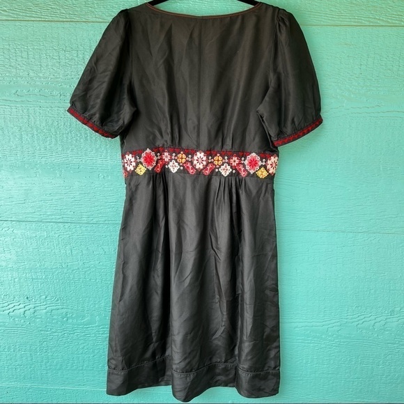 ANTHROPOLOGIE BLACK SILK GOTH EMPIRE WAIST EMBROIDERED DRESS SIZE LARGE NWOT - Picture 2 of 11